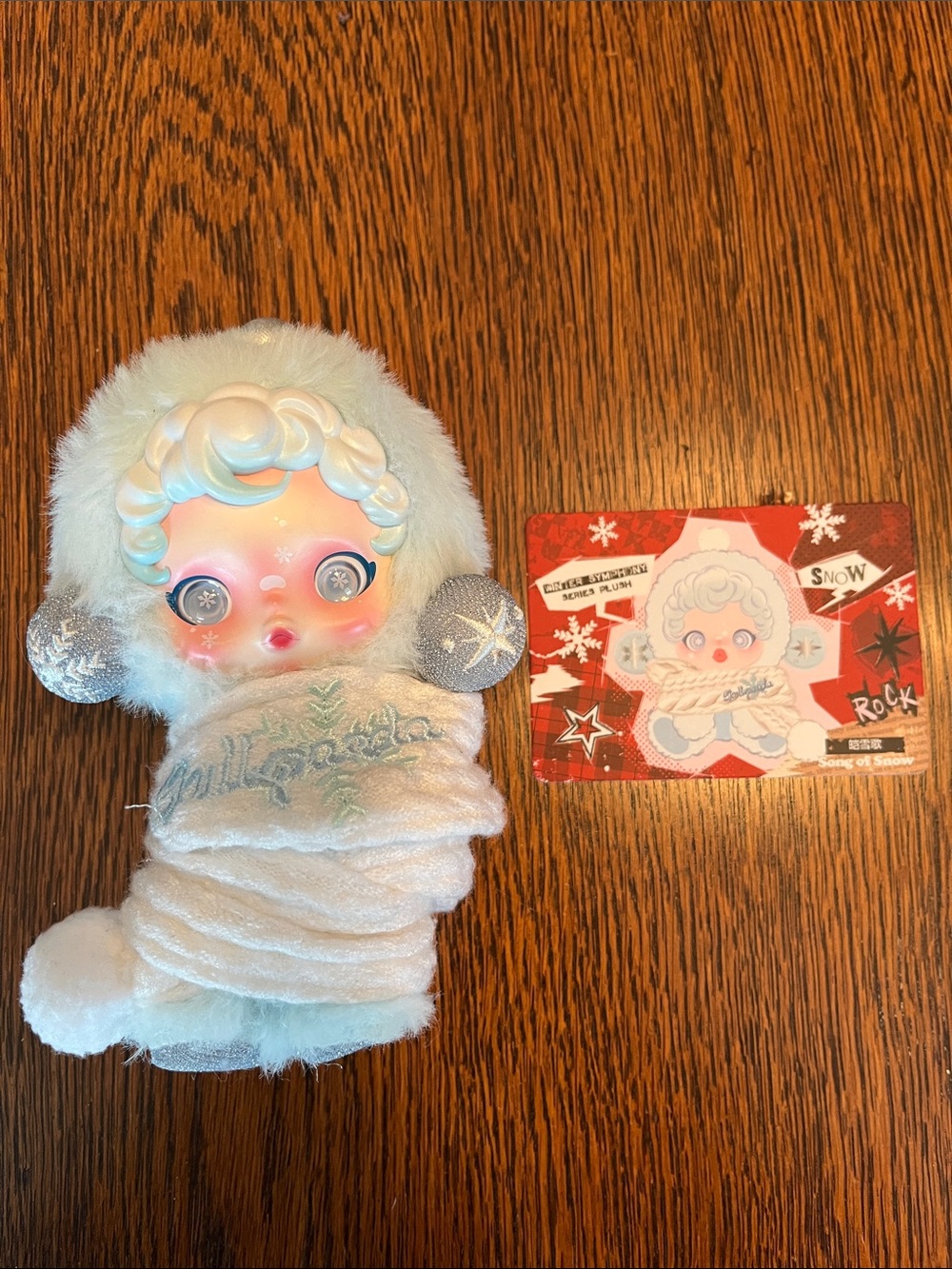 POP MART x SKULLPANDA Winter Symphony Plush Keychain - Song of Snow